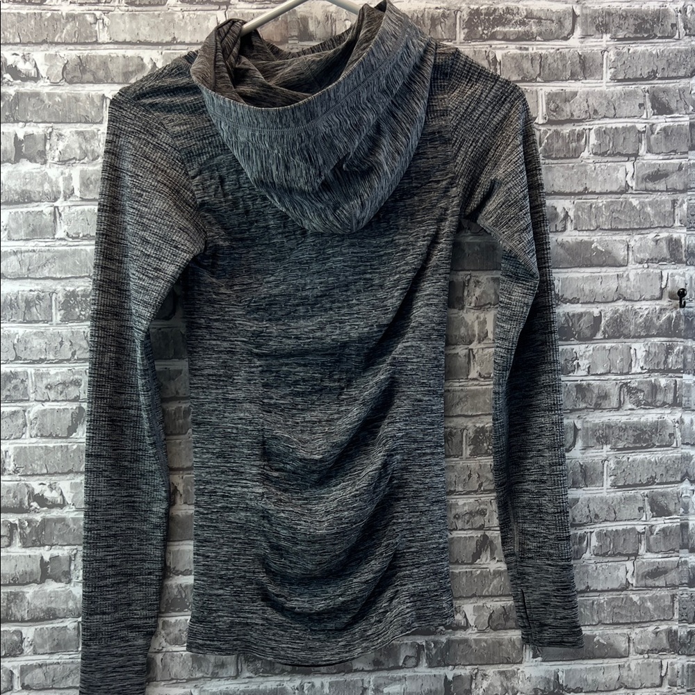 Athleta Gray Long Sleeve Hooded Top - Picture 5 of 7
